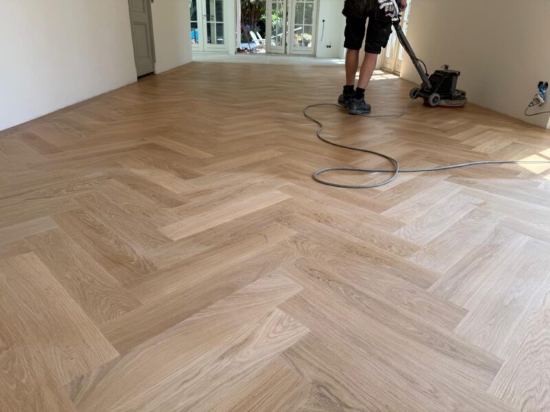 2f1751a5-7545-4cf6-a199-9177f054266f houten vloeren onderhouden